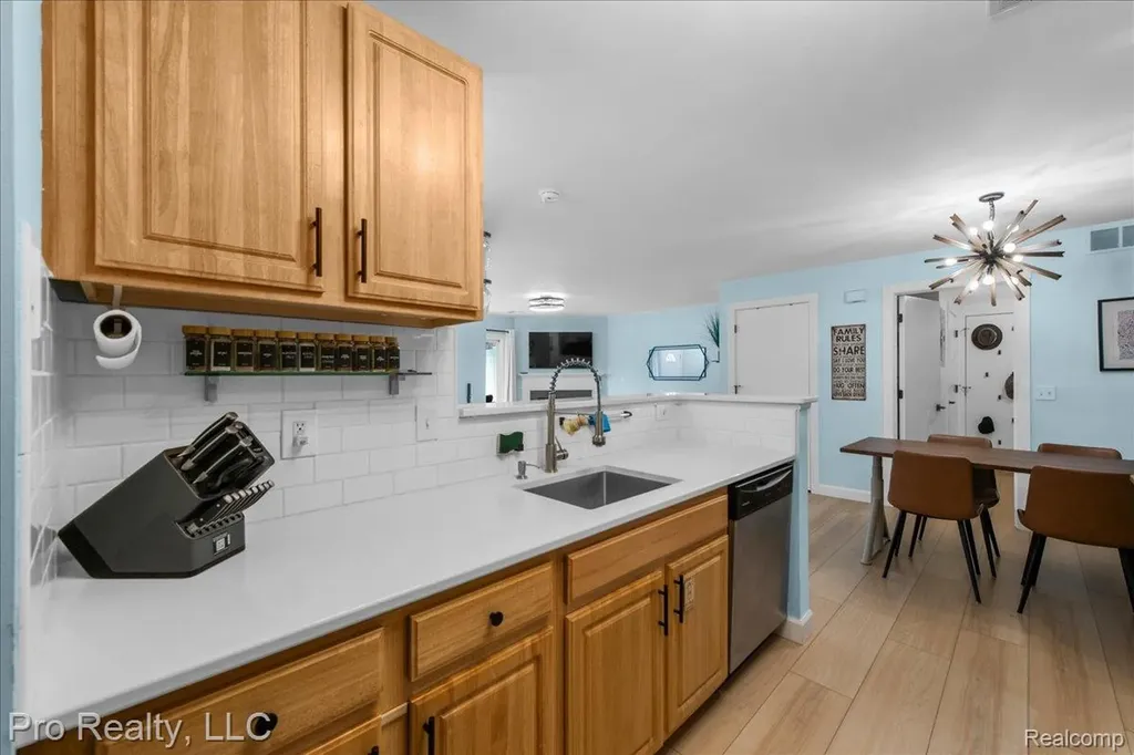 426 Marigold Circle Westland City MI 48185