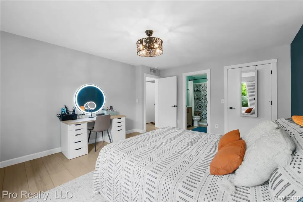 426 Marigold Circle Westland City MI 48185