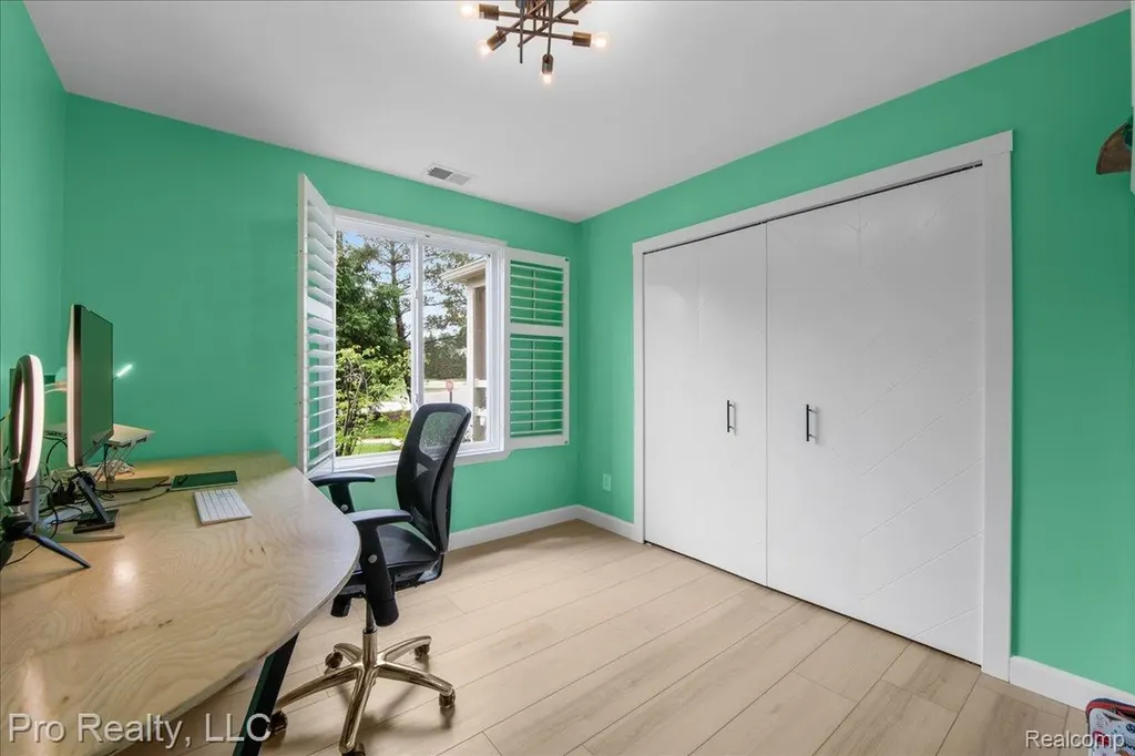 426 Marigold Circle Westland City MI 48185