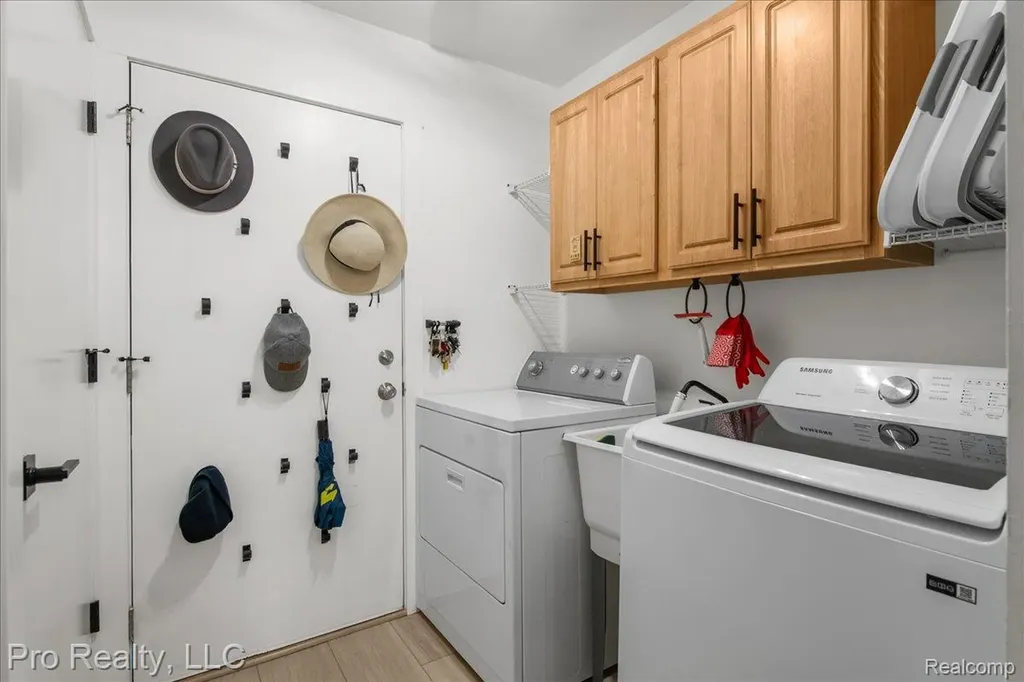 426 Marigold Circle Westland City MI 48185