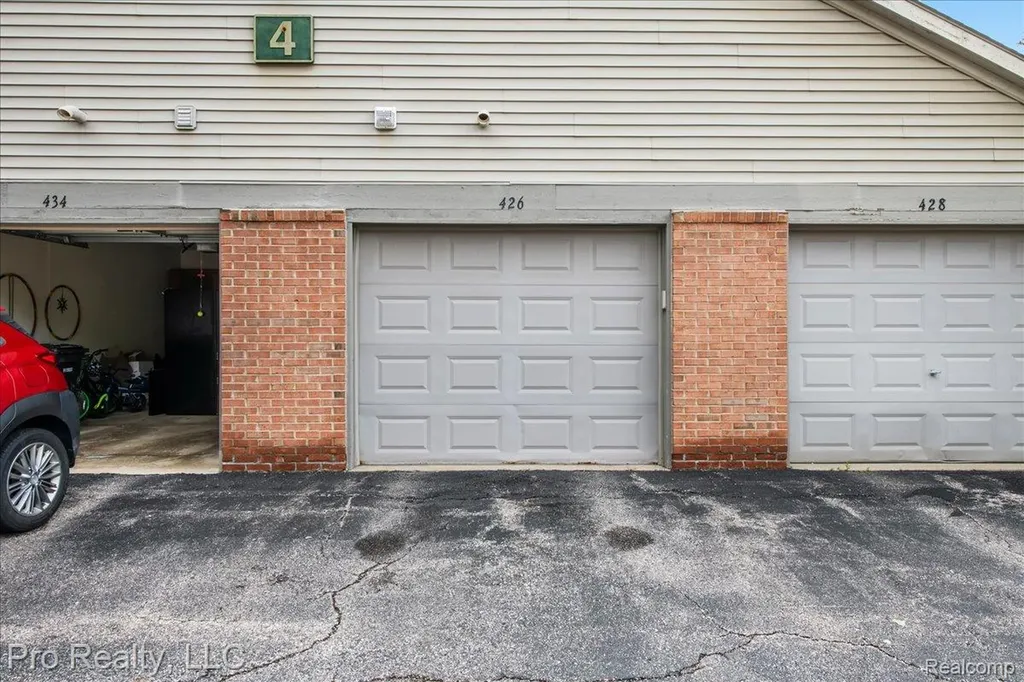 426 Marigold Circle Westland City MI 48185