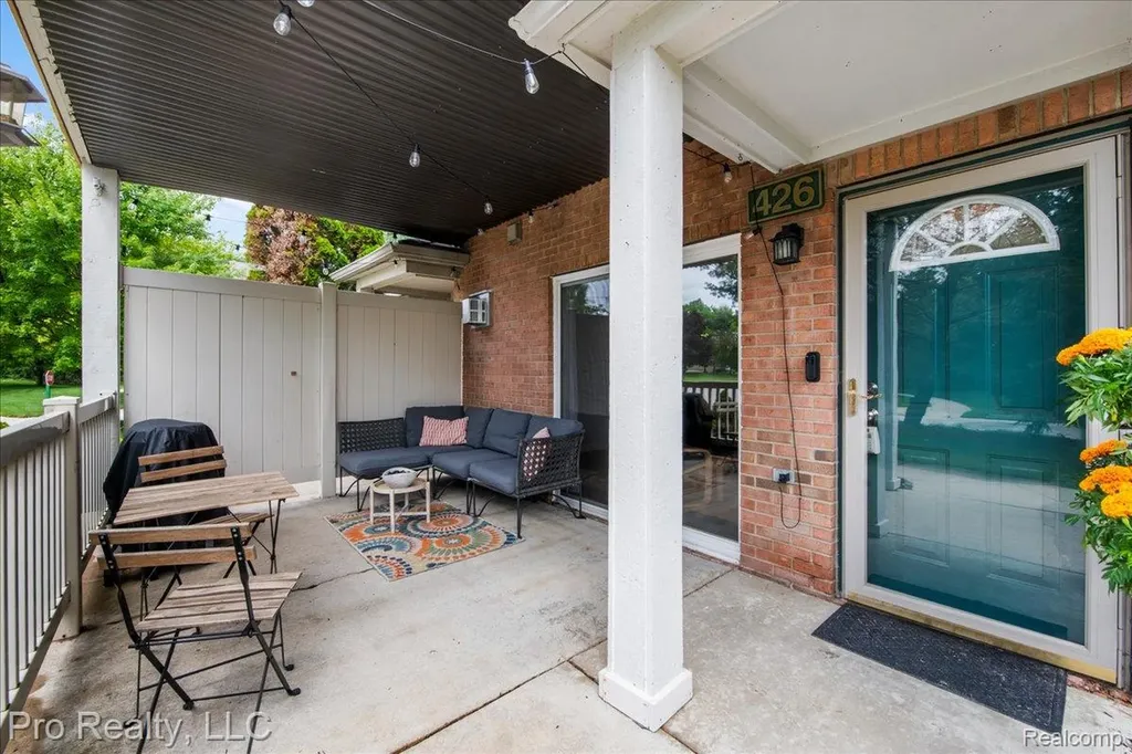 426 Marigold Circle Westland City MI 48185