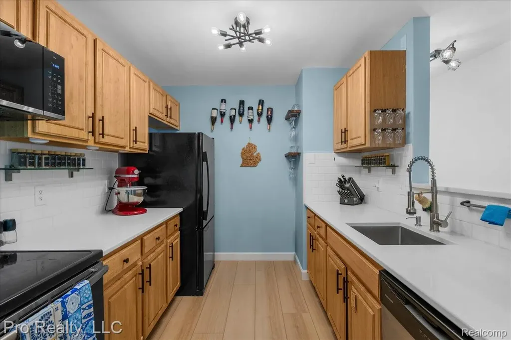 426 Marigold Circle Westland City MI 48185
