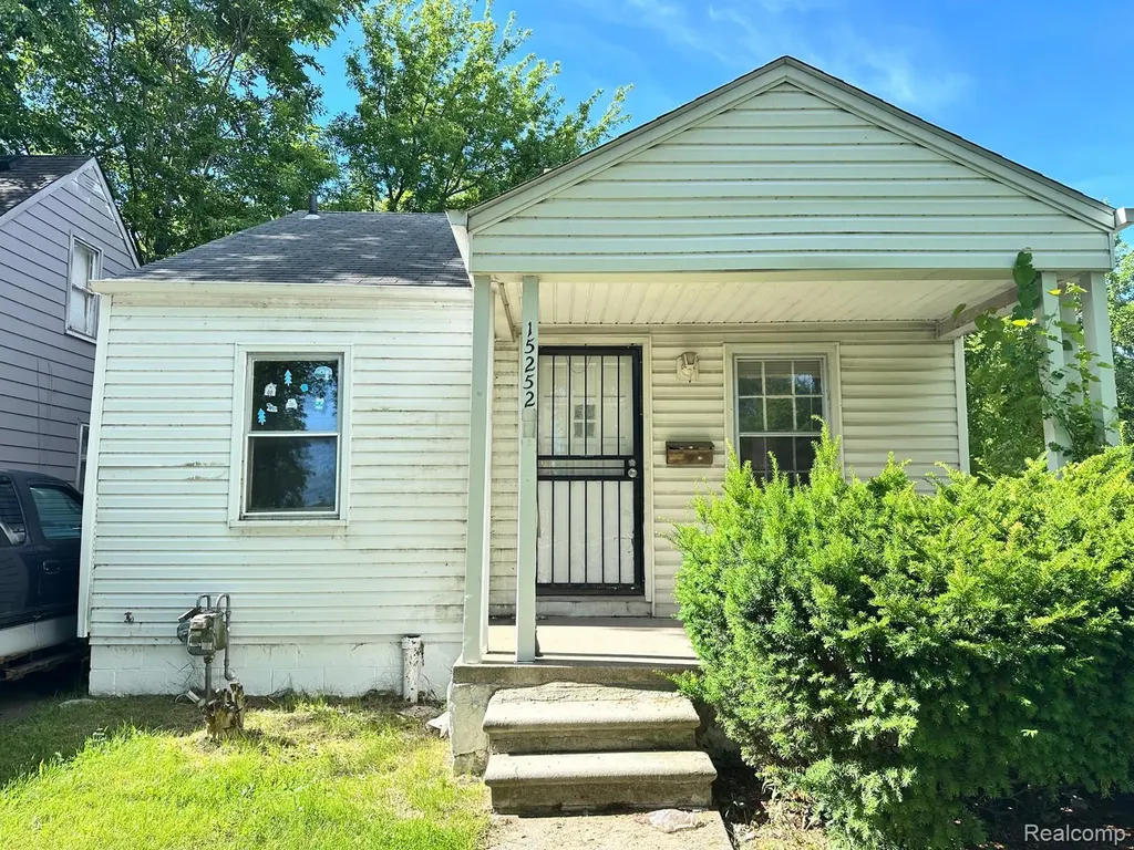 15252 Rossini Drive Detroit City MI 48205
