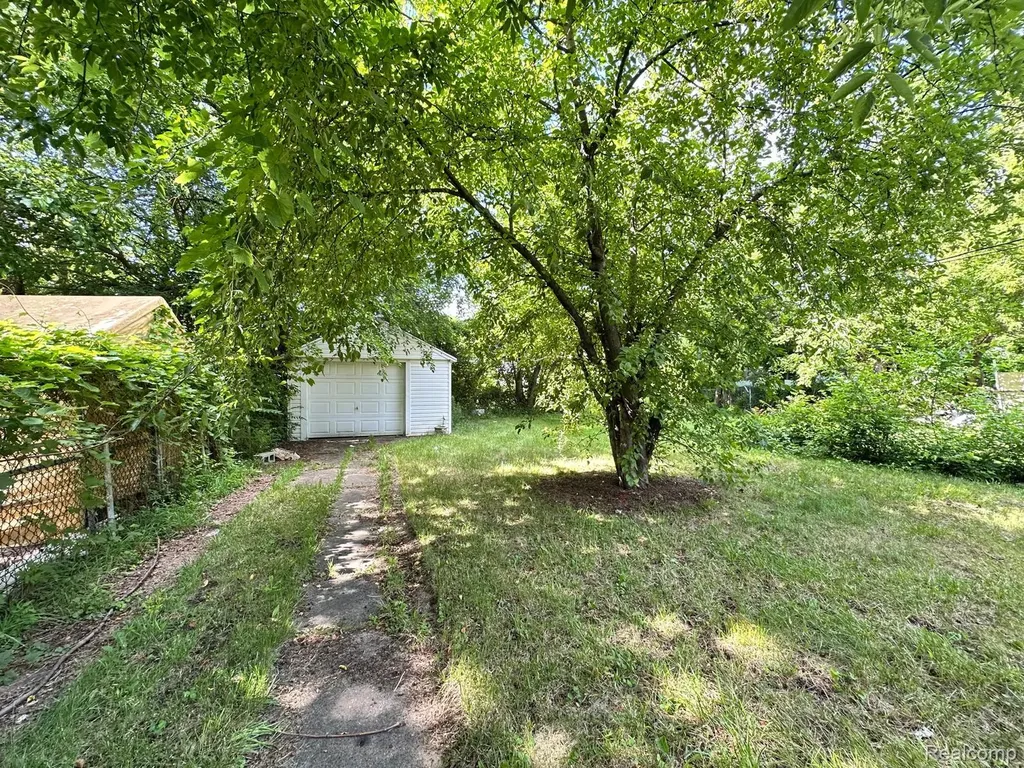 15252 Rossini Drive Detroit City MI 48205