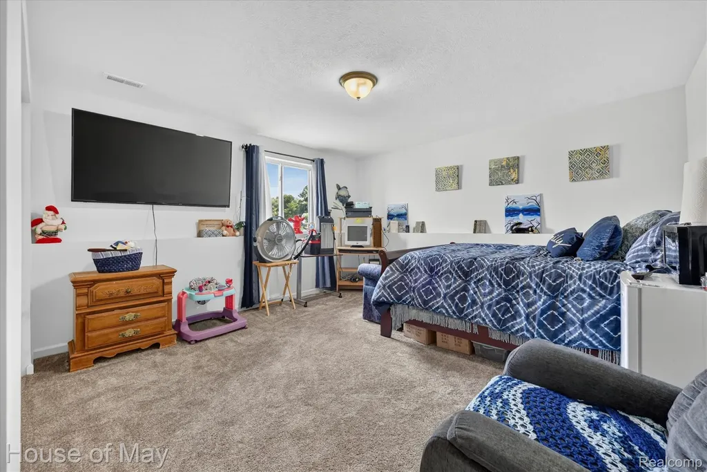 51348 Chardonnay Street Paw Paw Township MI 49079