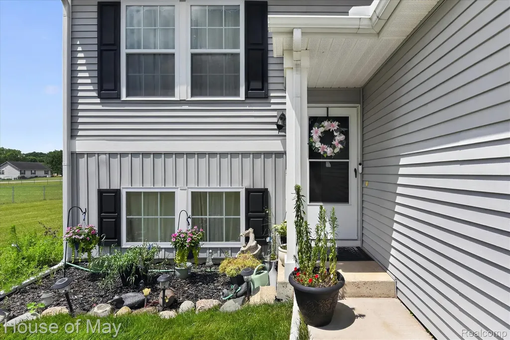 51348 Chardonnay Street Paw Paw Township MI 49079