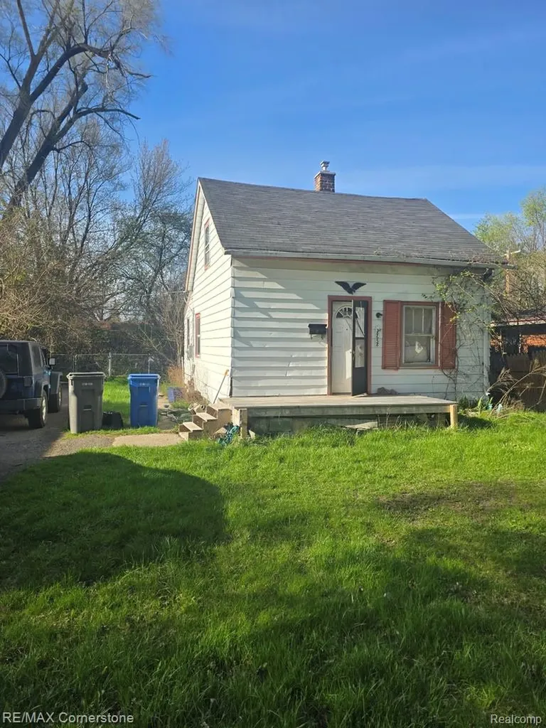 28658 Glenwood Street Inkster City MI 48141