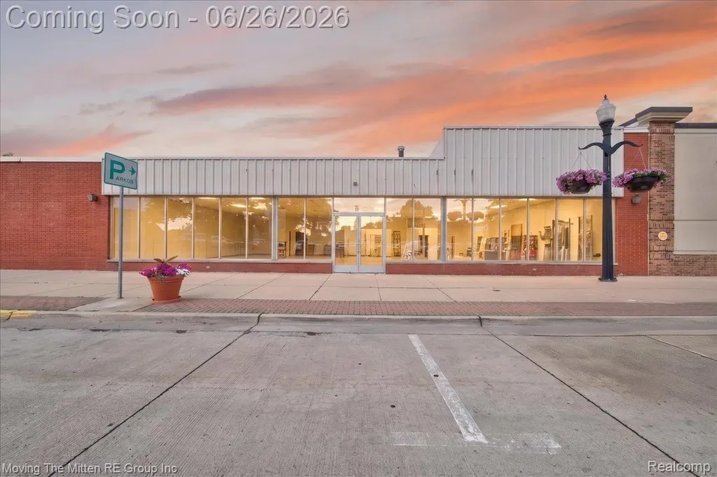 458 Main Street Belleville City MI 48111