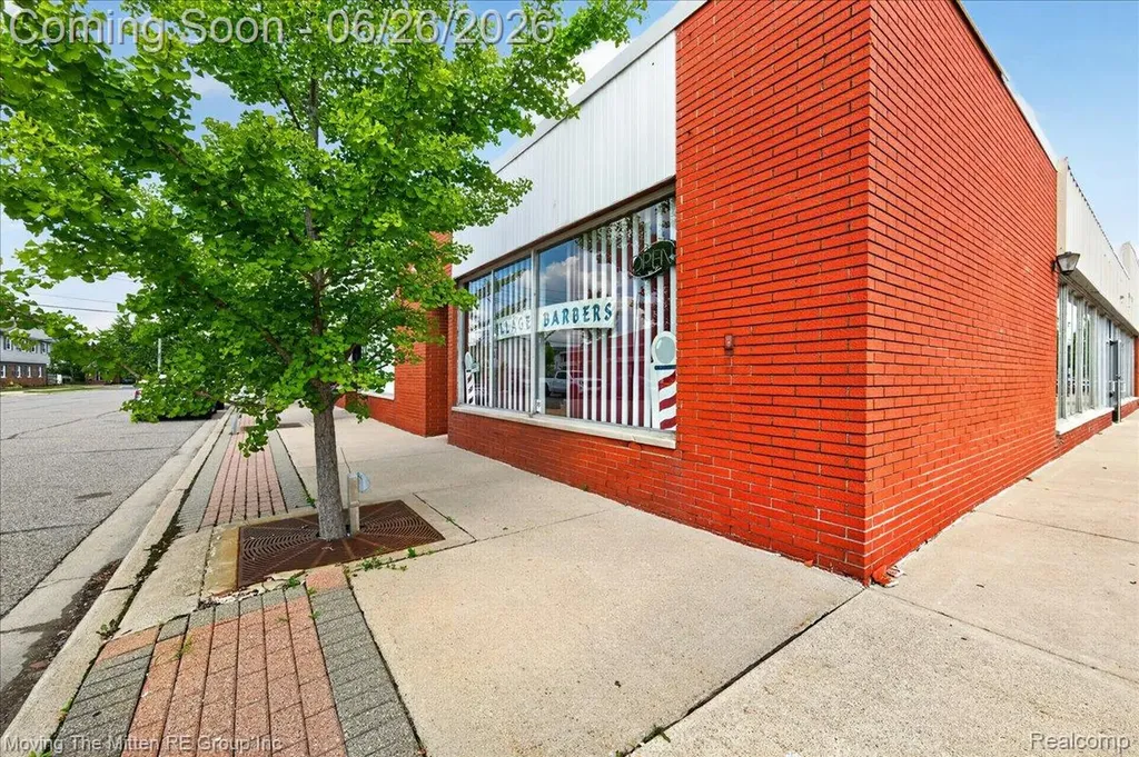 458 Main Street Belleville City MI 48111