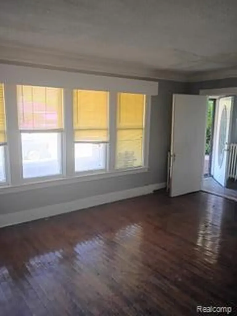 229 Chalmers Street Detroit City MI 48215