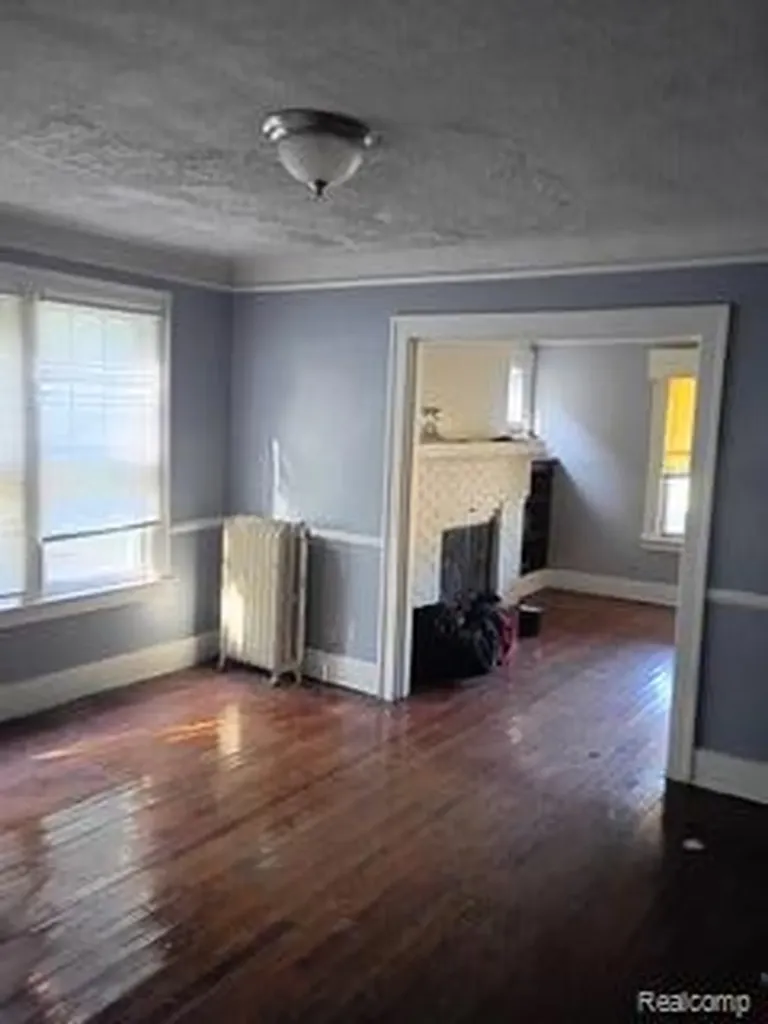 229 Chalmers Street Detroit City MI 48215