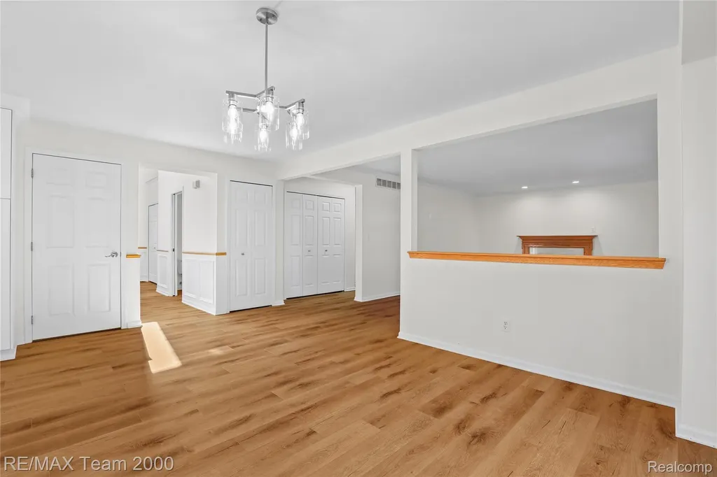 23888 Leighwood Drive Woodhaven City MI 48183