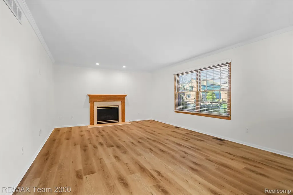 23888 Leighwood Drive Woodhaven City MI 48183