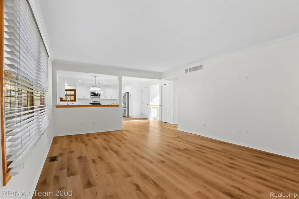 23888 Leighwood Drive Woodhaven City MI 48183