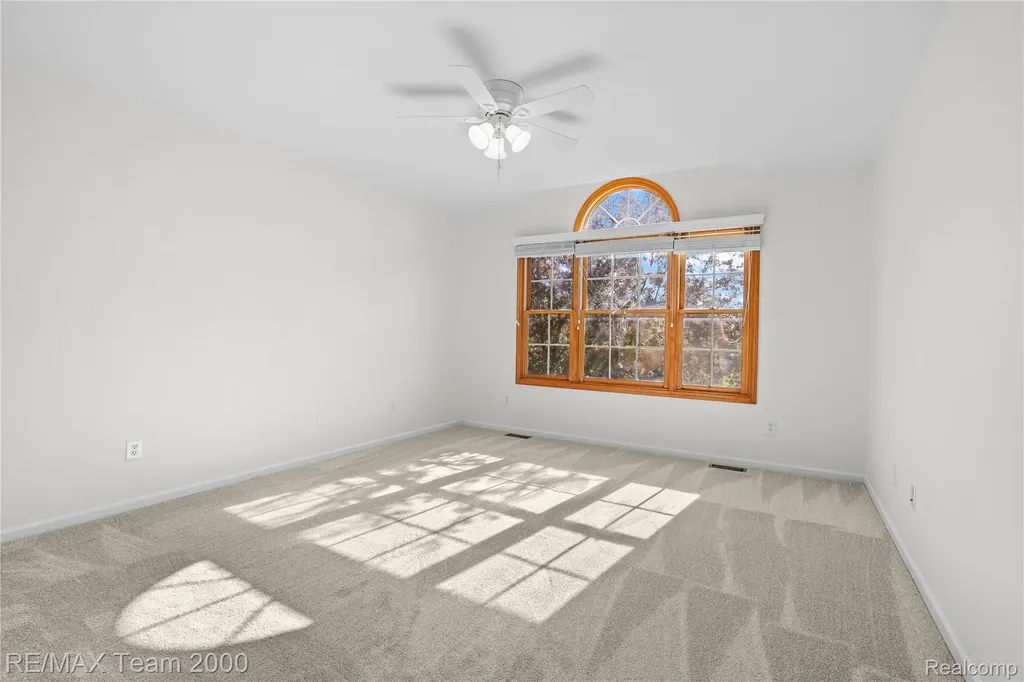 23888 Leighwood Drive Woodhaven City MI 48183
