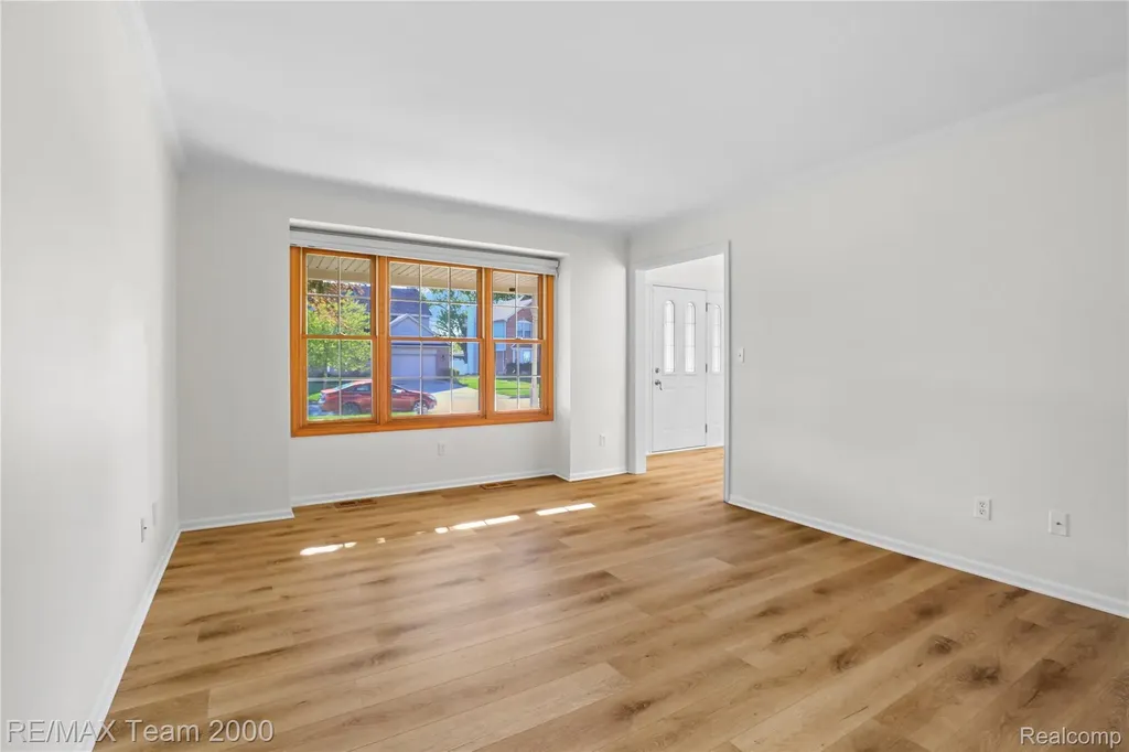 23888 Leighwood Drive Woodhaven City MI 48183