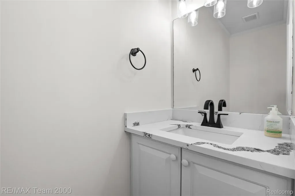 23888 Leighwood Drive Woodhaven City MI 48183