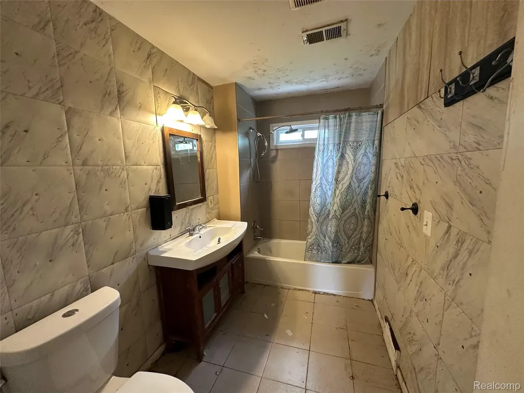 29009 Dawson Street Garden City City MI 48135