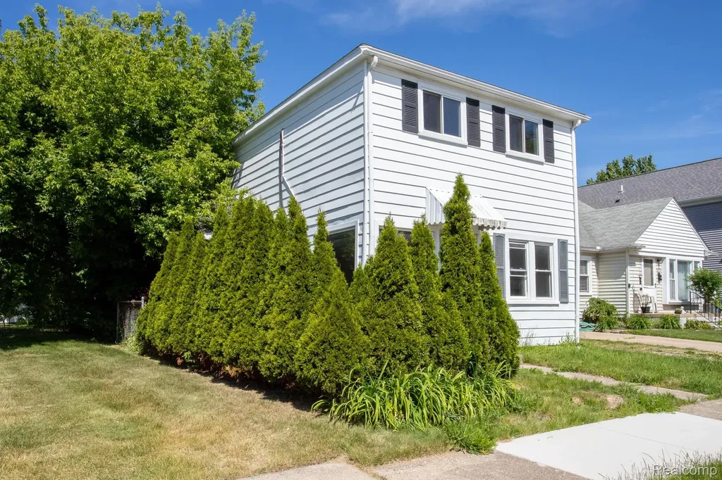 3465 Phillips Avenue Berkley City MI 48072