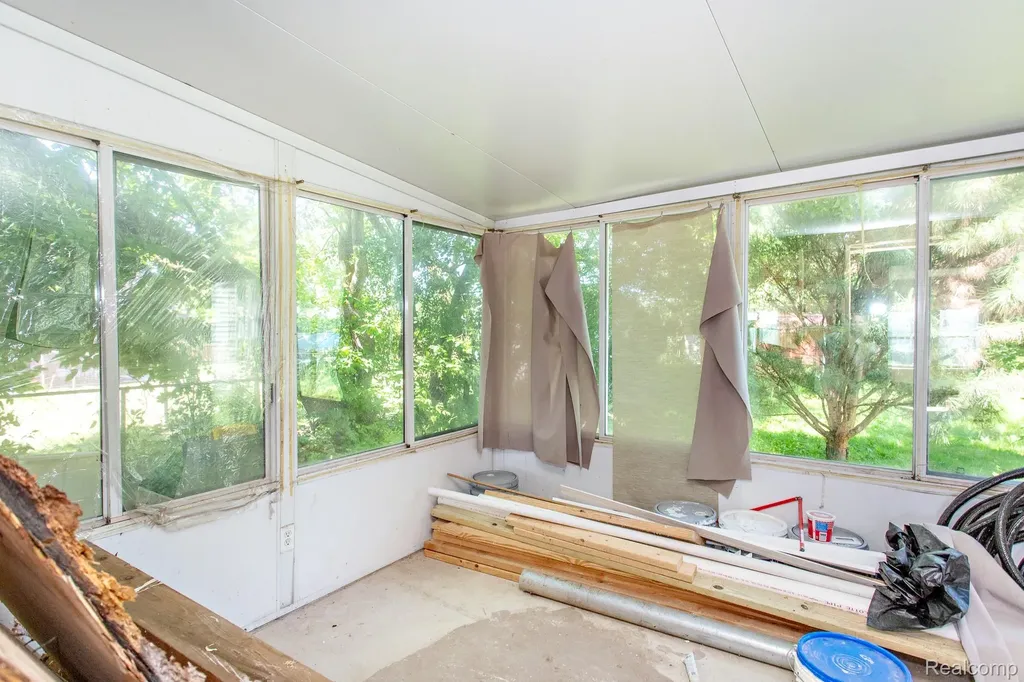 3465 Phillips Avenue Berkley City MI 48072