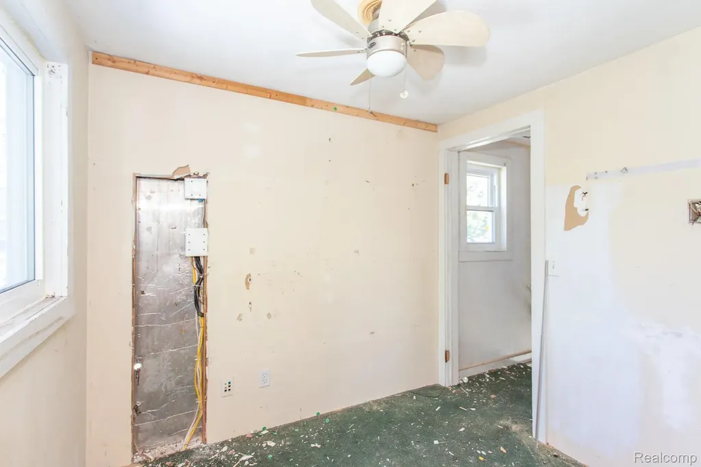3465 Phillips Avenue Berkley City MI 48072