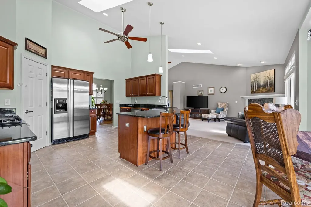 1131 Thorn Ridge Drive Hartland Township MI 48843