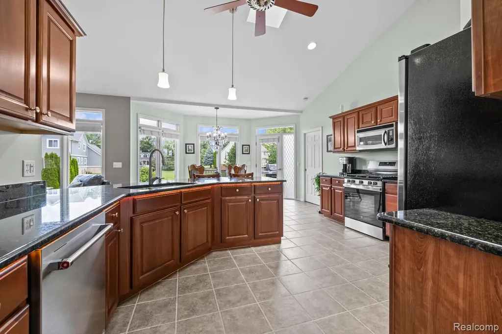 1131 Thorn Ridge Drive Hartland Township MI 48843