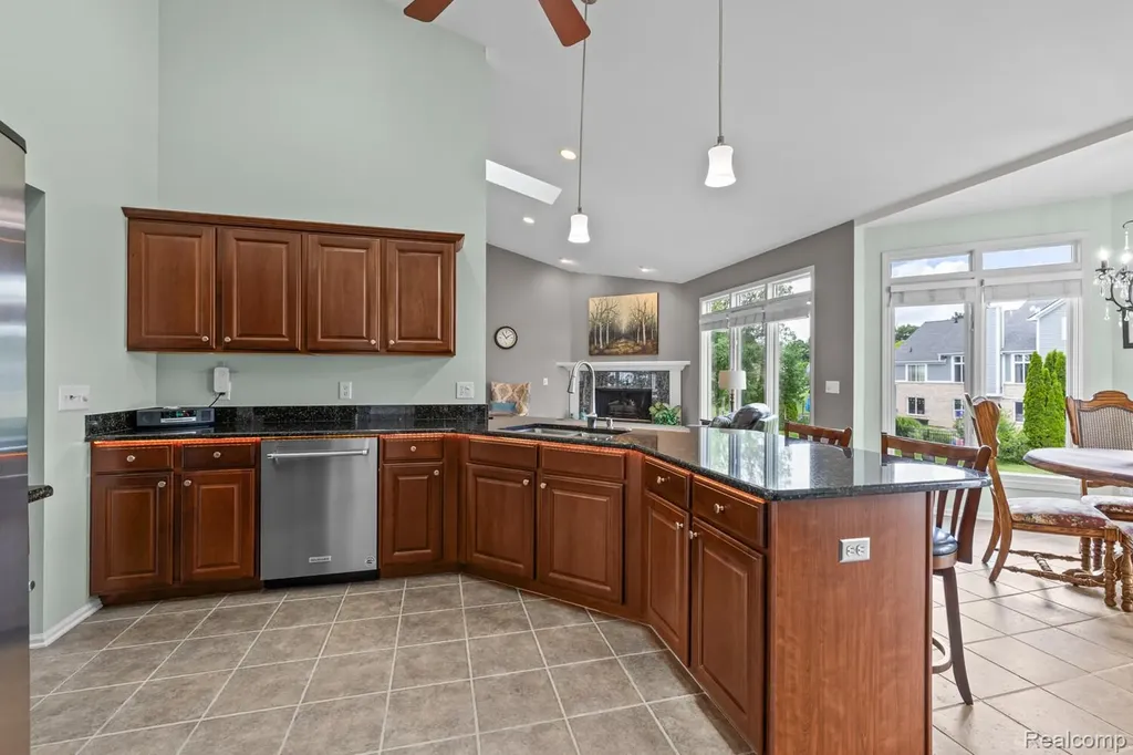 1131 Thorn Ridge Drive Hartland Township MI 48843