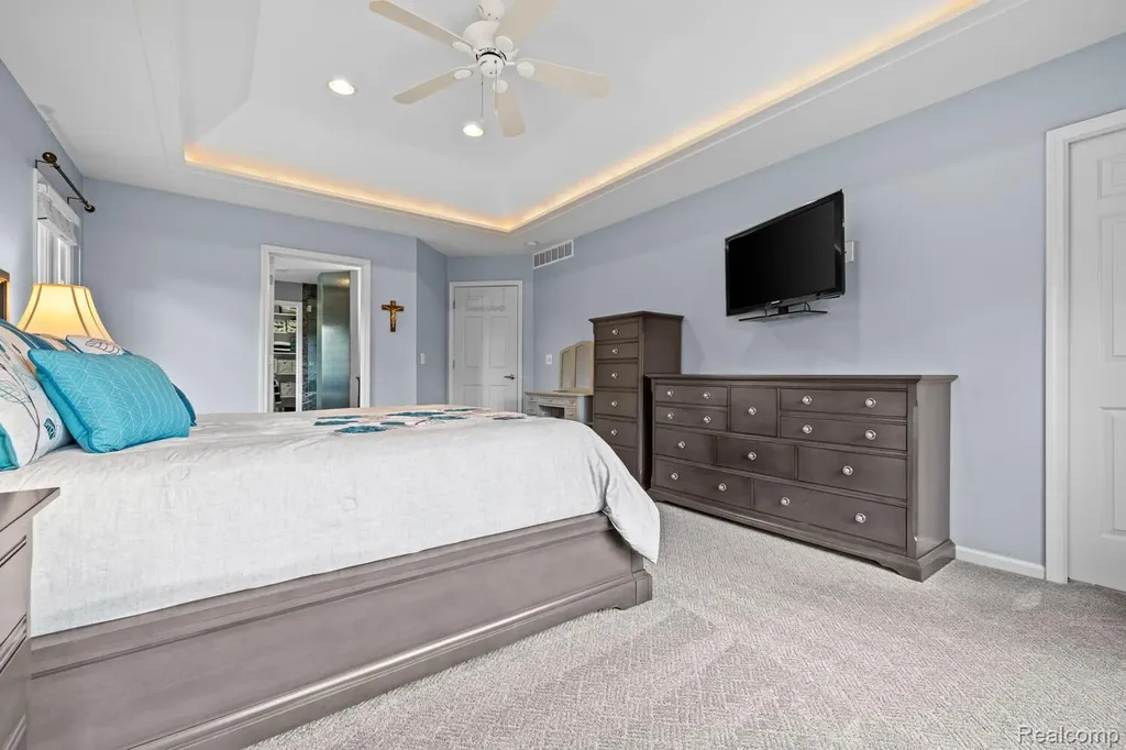 1131 Thorn Ridge Drive Hartland Township MI 48843