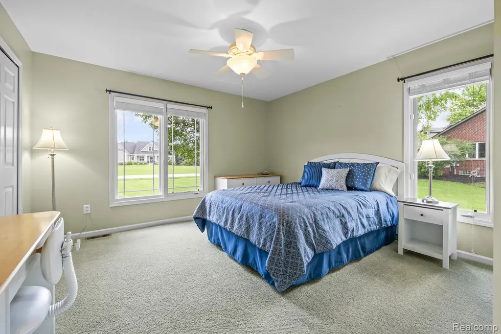 1131 Thorn Ridge Drive Hartland Township MI 48843