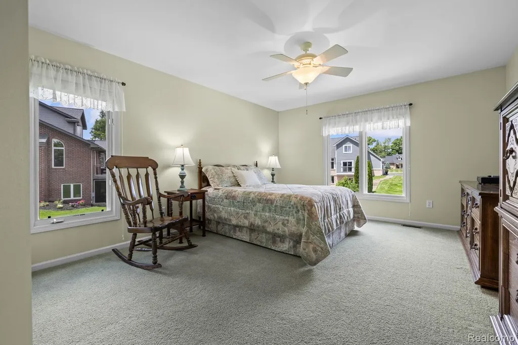 1131 Thorn Ridge Drive Hartland Township MI 48843