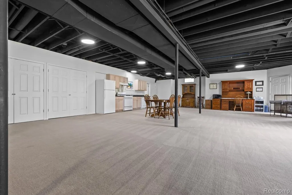 1131 Thorn Ridge Drive Hartland Township MI 48843