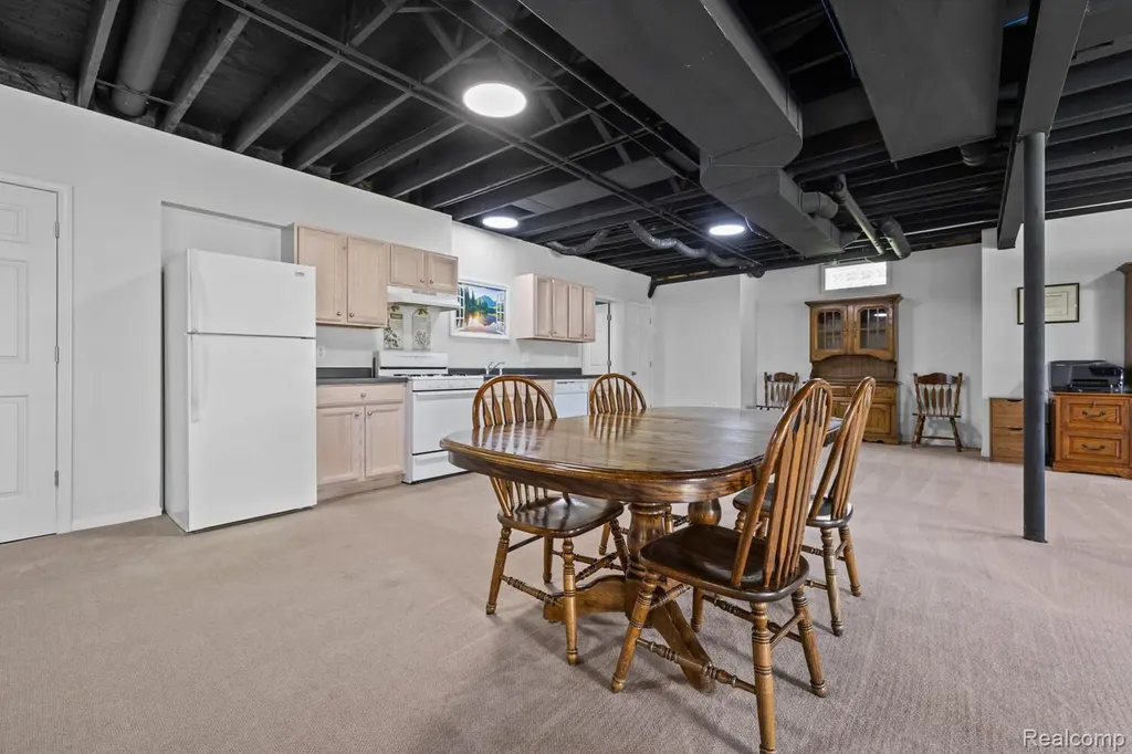 1131 Thorn Ridge Drive Hartland Township MI 48843