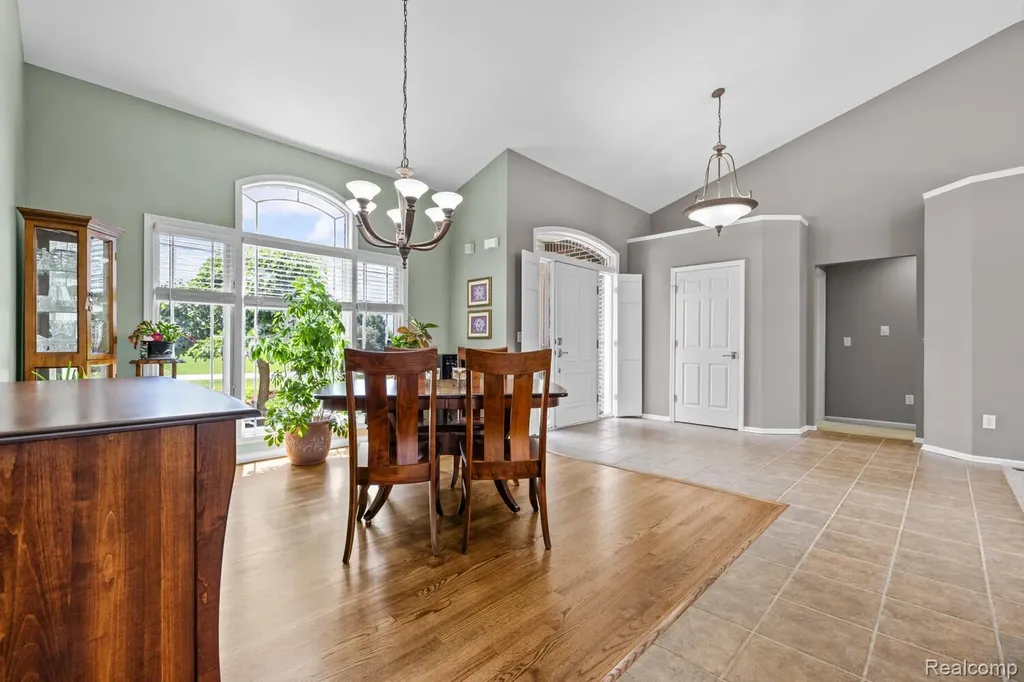 1131 Thorn Ridge Drive Hartland Township MI 48843