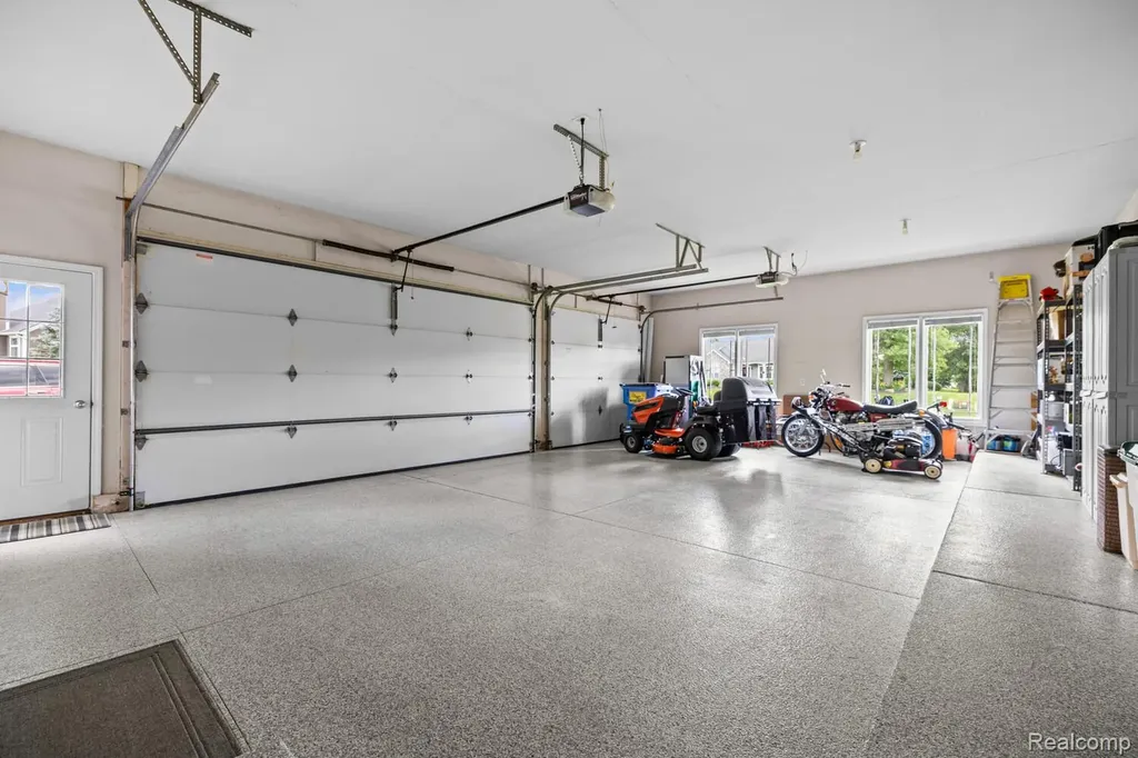 1131 Thorn Ridge Drive Hartland Township MI 48843
