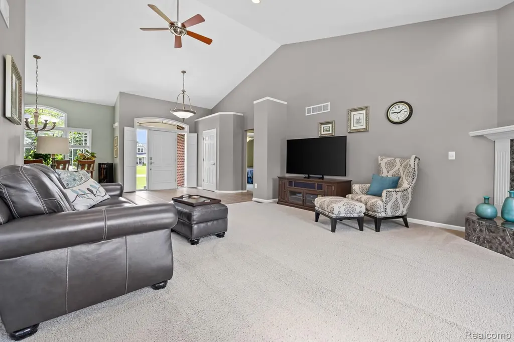 1131 Thorn Ridge Drive Hartland Township MI 48843
