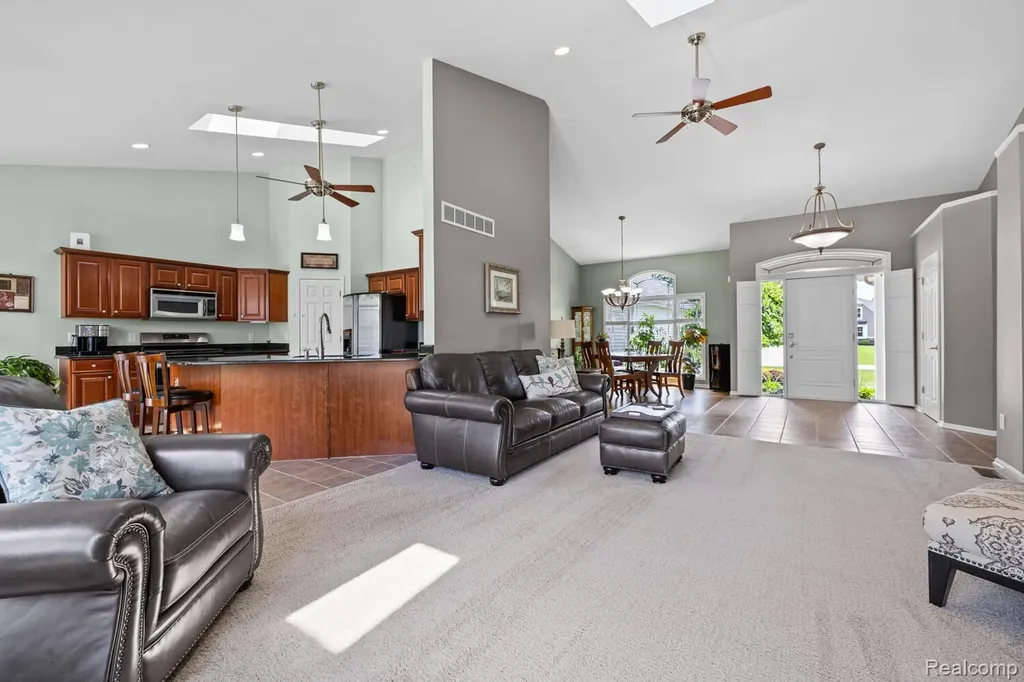 1131 Thorn Ridge Drive Hartland Township MI 48843