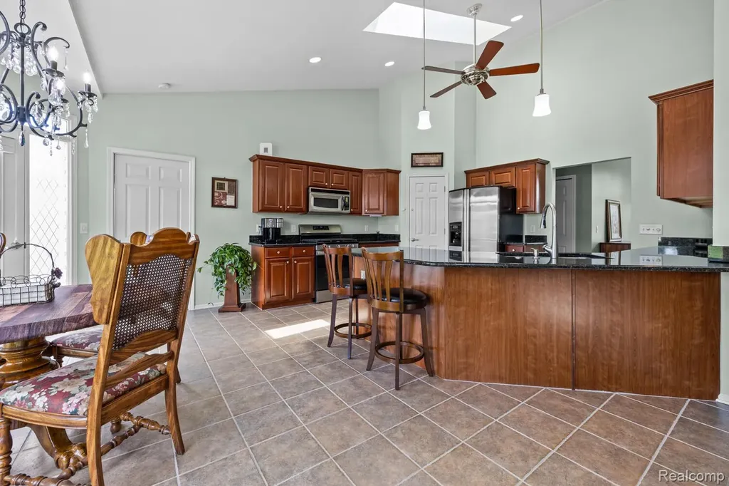 1131 Thorn Ridge Drive Hartland Township MI 48843