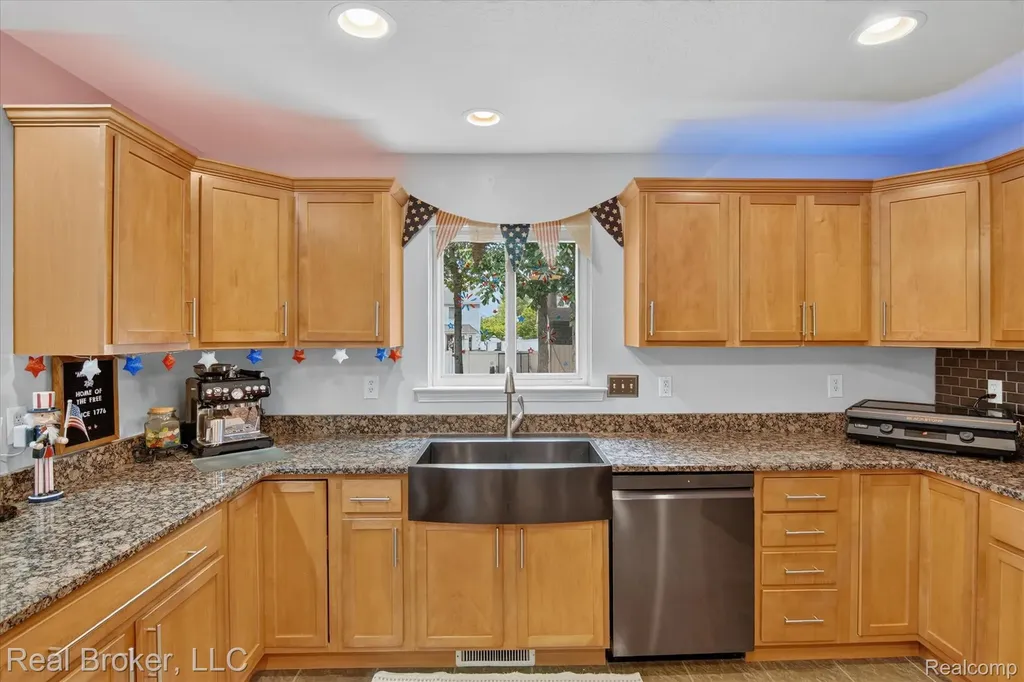15156 Oak Valley Lane Monroe Charter Township MI 48161