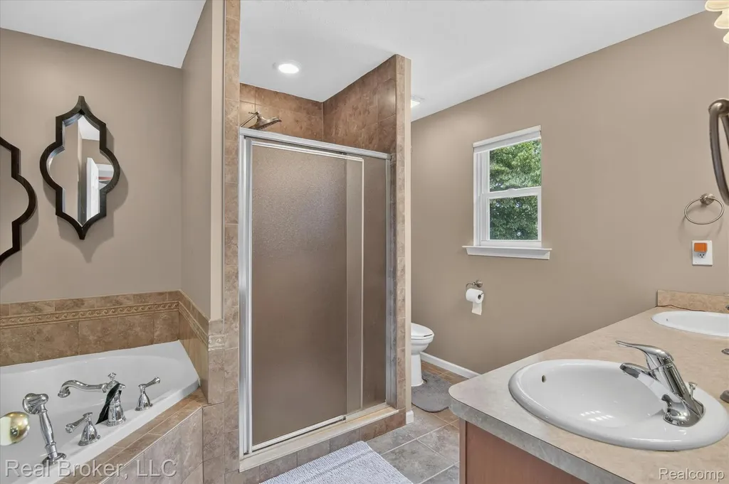 15156 Oak Valley Lane Monroe Charter Township MI 48161