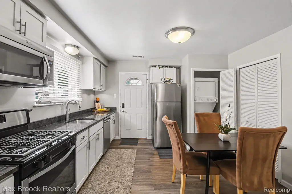 3246 Harris Street Ferndale City MI 48220