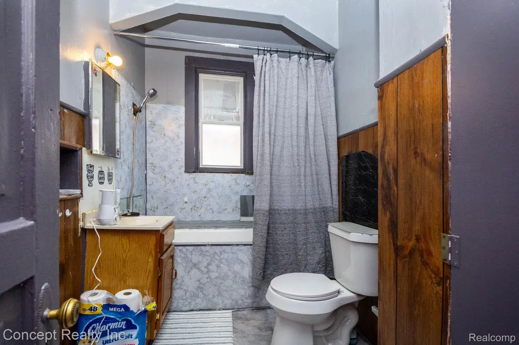 957 Park Avenue Lincoln Park City MI 48146