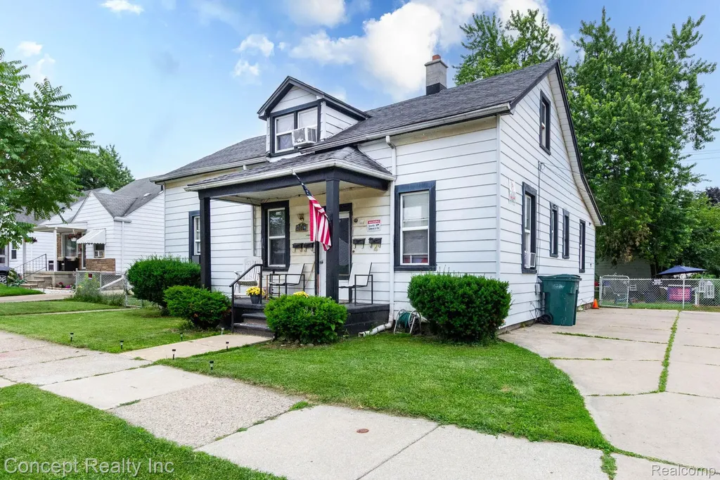 957 Park Avenue Lincoln Park City MI 48146