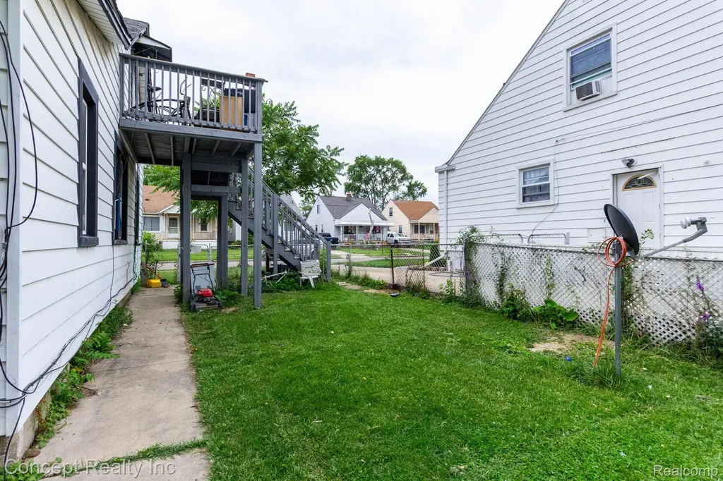 957 Park Avenue Lincoln Park City MI 48146
