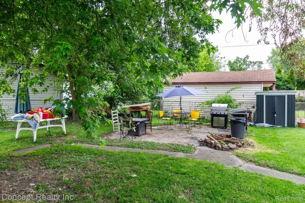 957 Park Avenue Lincoln Park City MI 48146