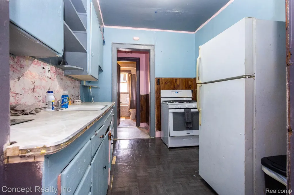 957 Park Avenue Lincoln Park City MI 48146
