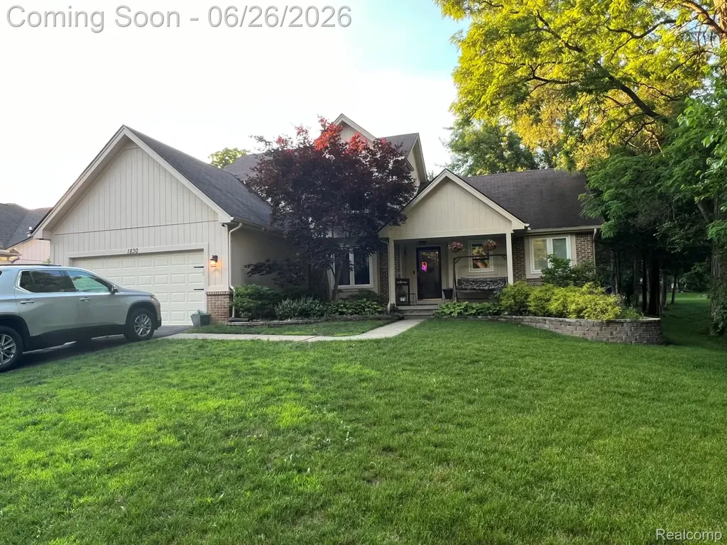 1830 Megans Meadow Drive Commerce Charter Township MI 48390