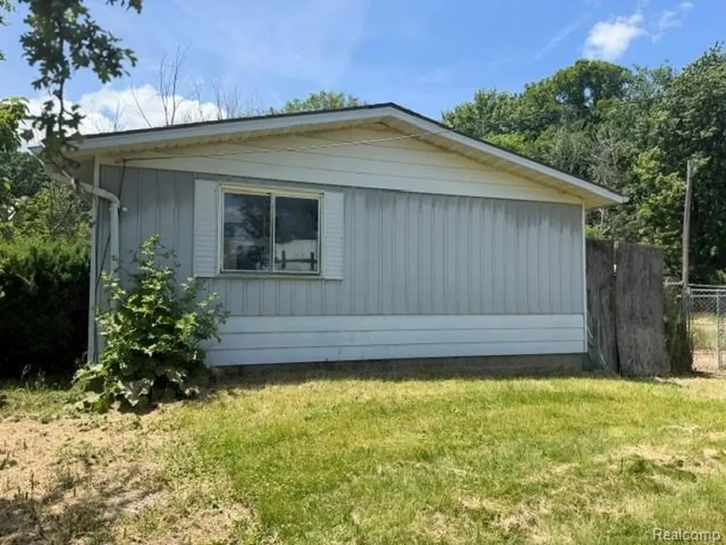 34429 33 Mile Road Richmond Township MI 48062