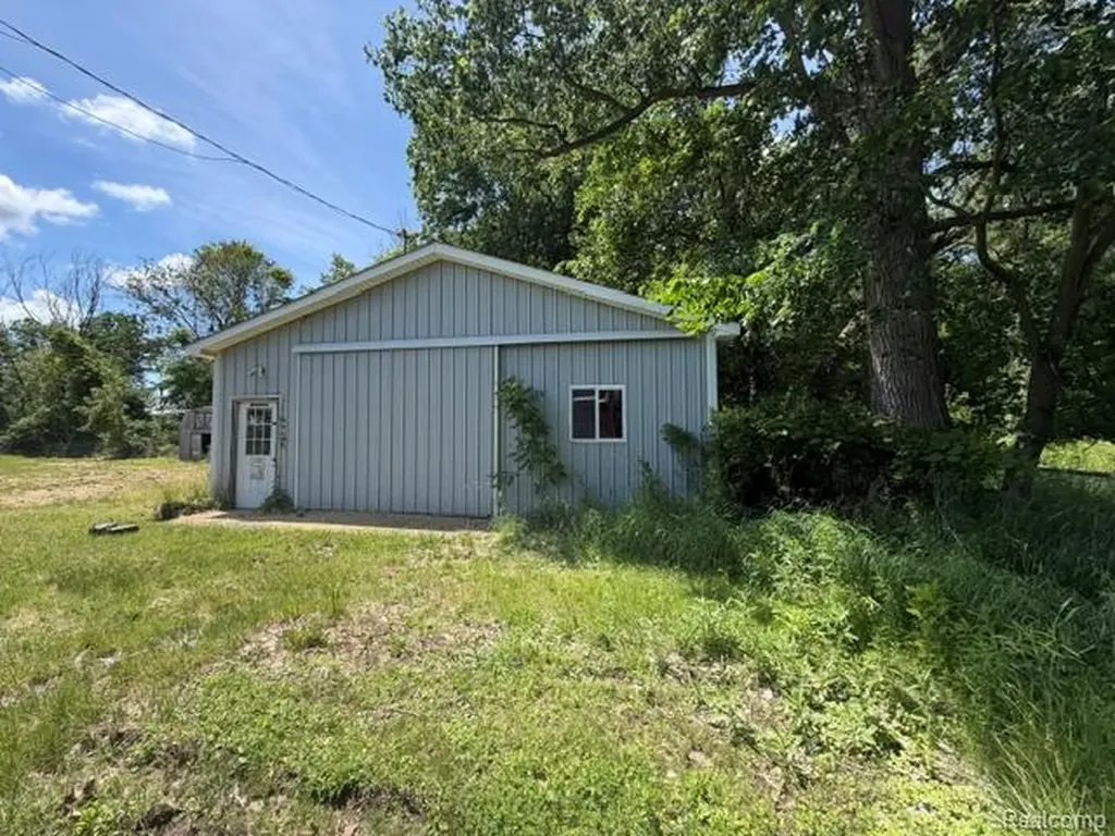 34429 33 Mile Road Richmond Township MI 48062
